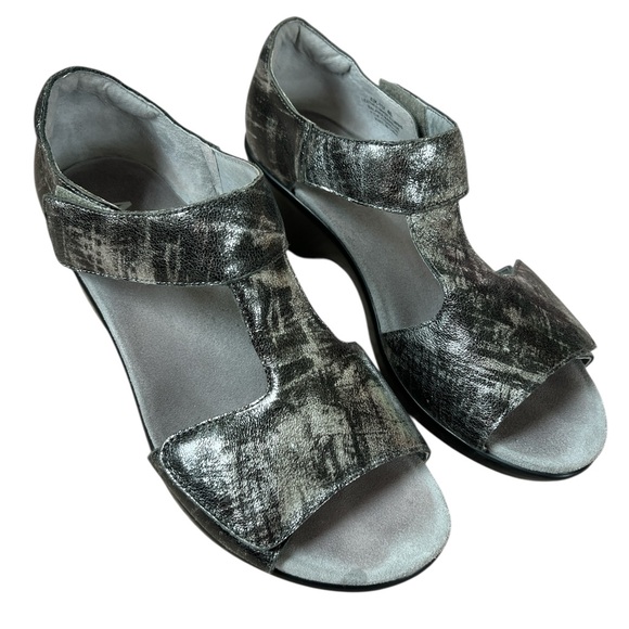 Alegria Women’s Riki Sandal - Picture 1 of 10